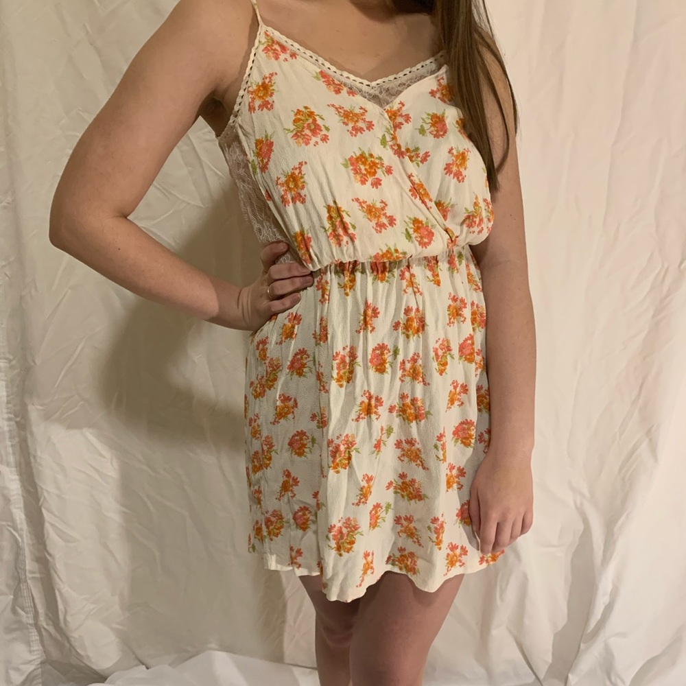 Vintage cottage summer dress with lace